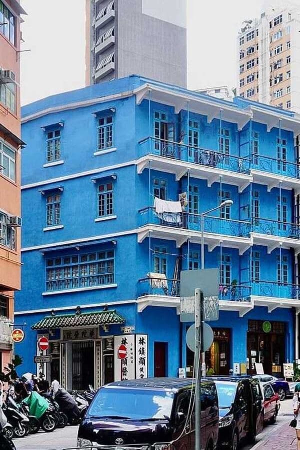 藍屋 (Blue House)